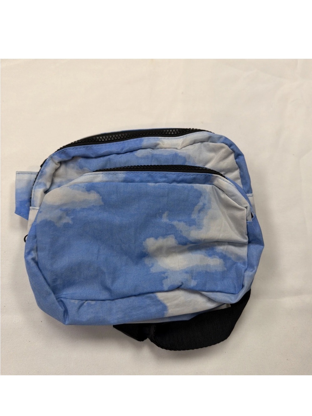 Fanny pack clouds baggu new with Tags